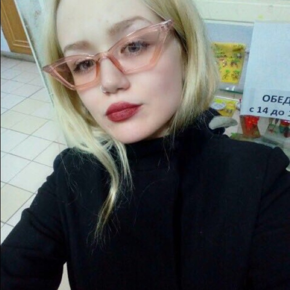 Woman Cateye Transparent Frame